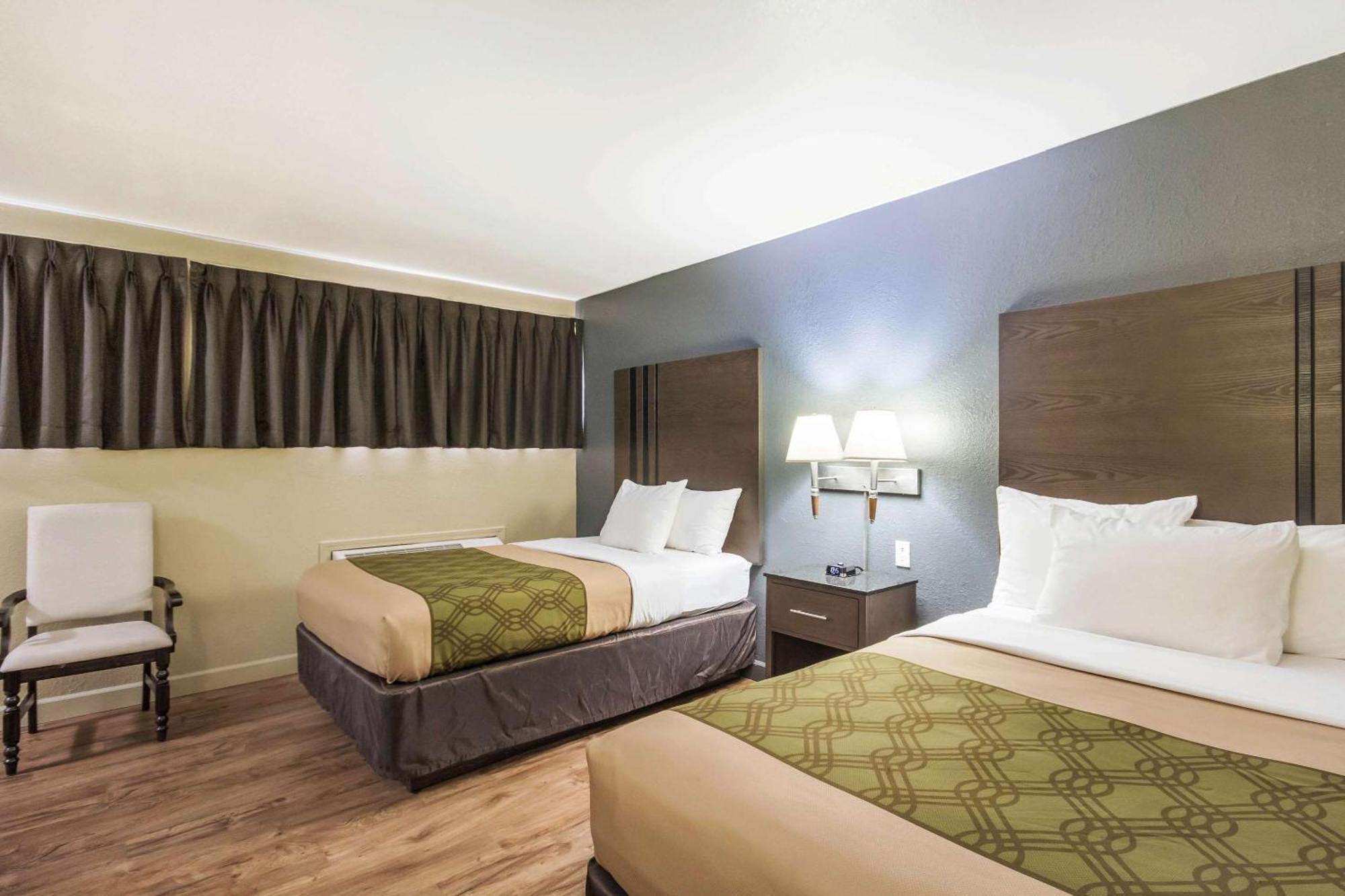 Econo Lodge Inn & Suites I-35 At Shawnee Mission Overland Park Exterior foto